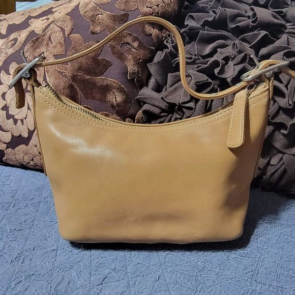 Coach Handbags - Vintage Coach Demi Hobo Shoulder Bag in Camel Color